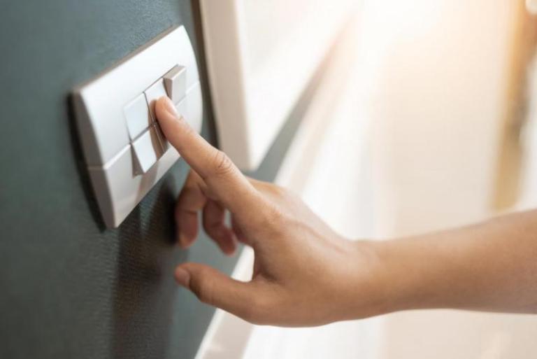 Pose d'éclairage intelligente, transformez l'ambiance de votre habitat