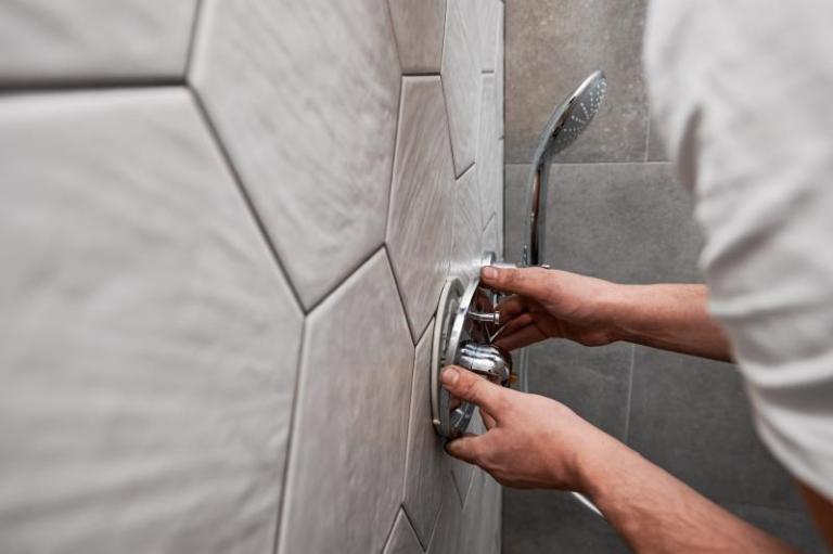 Rénovation sanitaire complète, les points techniques à ne pas négliger
